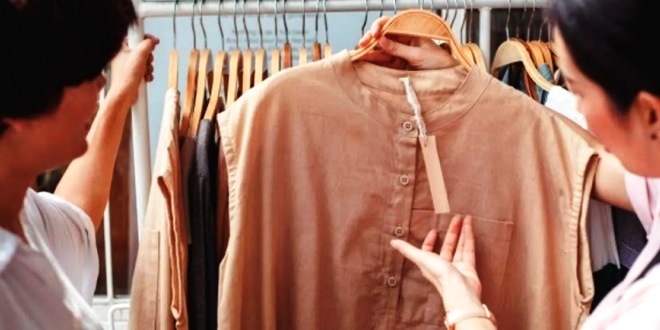 Tips Memilih Bahan Baju yang Adem untuk Kenyamanan Sepanjang Hari